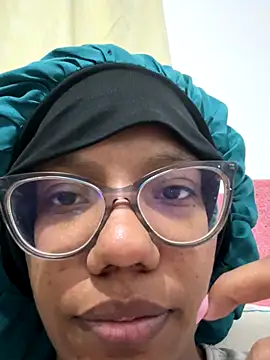 Webcam Model (Curly_lily)  is live.Free join now!