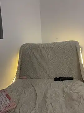 Webcam Model (Michell_sr)  is live.Free join now!