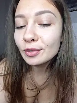 olivia_oliv (F teen) - clamps nipples + spit tits💦💦