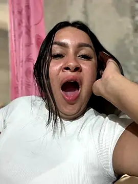 pretty_isadora (F teen) - Silence, people nearby #pussy