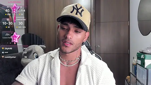 alessandro_vanni (M young) - OIL MY DICK CLOSE TO CAM