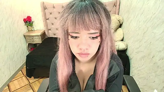 emily_wilde (F young) - finger pussy play + blow job fun