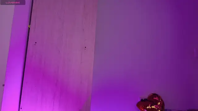 miamiller188 webcam stripchat model stream image