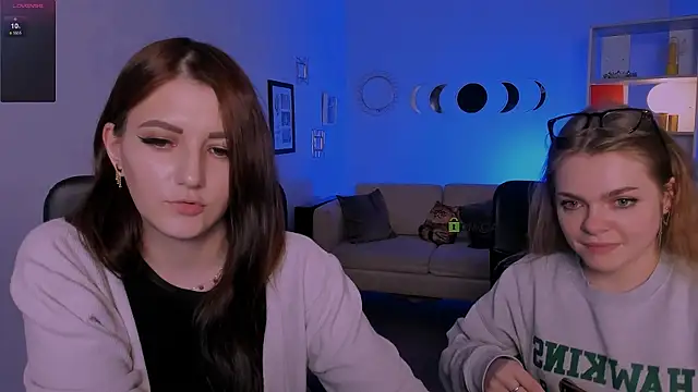 veronica_bubble (Ask my age) - flash boobs