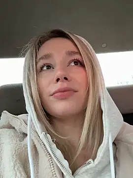 sssativa_model (F young) - Squirt show