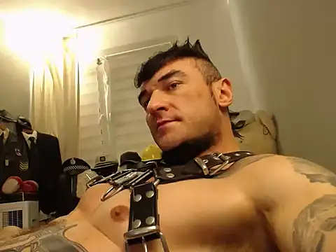 ballardbret (Ask my age) - Cock stroking, flexing, dirty talking. X