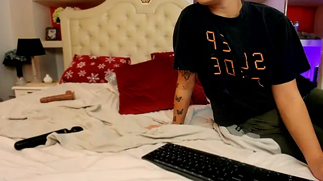 sarraray (F teen) - Suck on my boobies while I ride you! 😉