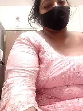 Webcam Model (zeepe19)  is live.Free join now!