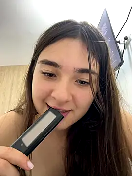 Webcam Model (Valentina_ro)  is live.Free join now!