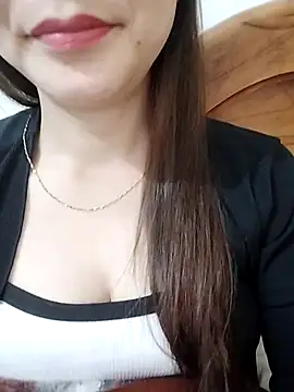 Webcam Model (Girl_Shy2000)  is live.Free join now!