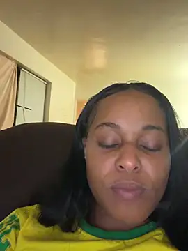 Webcam Model (Realwetpussy)  is live.Free join now!