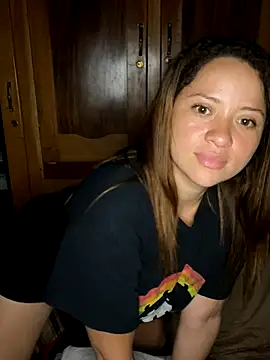 Webcam Model (Jannieth)  is live.Free join now!