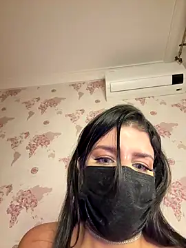 shanelle0 (F young) - Oil in m’y boobs🔥🥵🍒