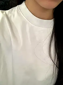 Webcam Model (Jonlie18)  is live.Free join now!