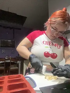 sophia_weest99 (F young) - I love how you cook😍❤️‍🔥