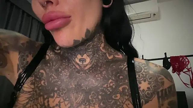 darkinkedbabe (F young) - play with pussy