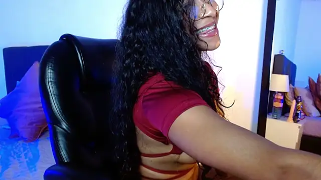 SashaBowei live cam screenshot female on Token.Show — Token Tipping & Live Cams