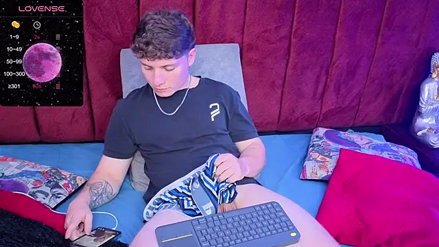 Leoo_Miller Live Webcam on Stripchat