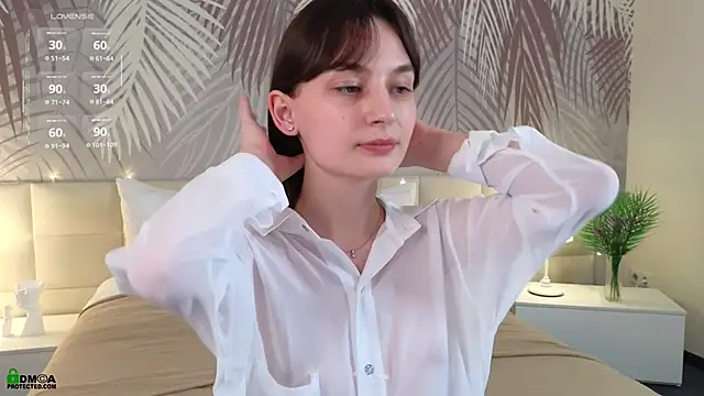 lolaprise (F teen) - Squats on cam