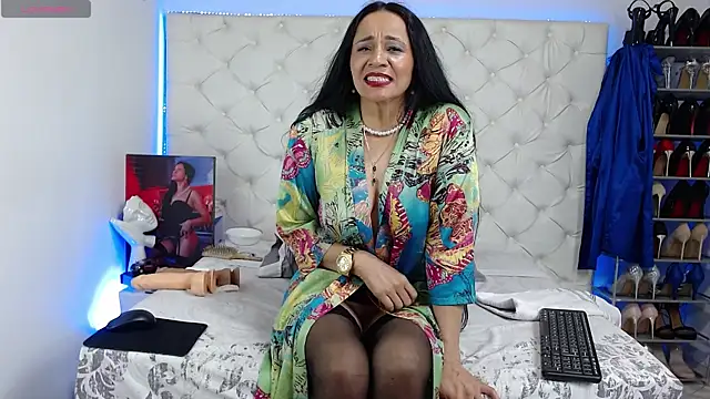 yury_m2_ (F mature) - Naked+dildo in me pussy