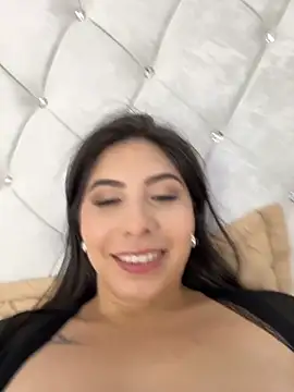 Webcam Model (Ashley-Whitee)  is live.Free join now!