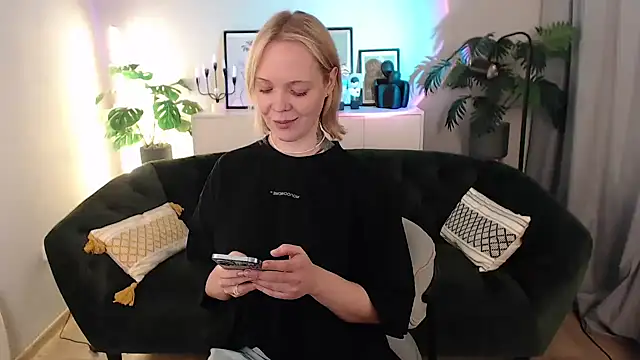  Natalee_Love chat room