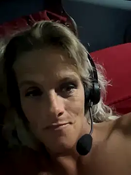 Webcam Model (vixendoll87)  is live.Free join now!