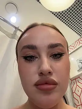 KiraSunshine from StripChat is Freechat