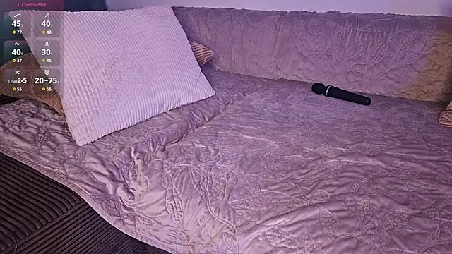 hotfrictions (F young) - Naked oil show with dildo