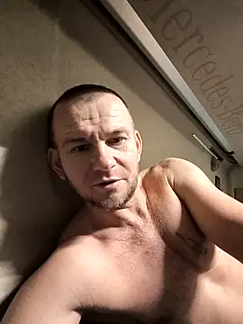 roaddaddyxl (Ask my age) - Completely naked