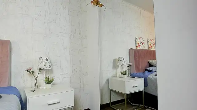  Alonna_Gonzales chat room