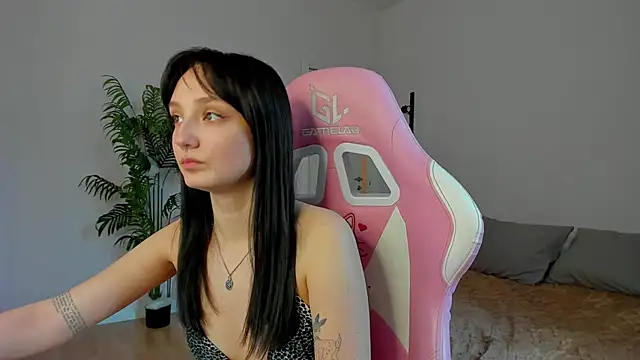 cheryl__brown (F young) - flash tits