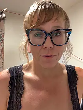 goodgirlbabydoll (F milf) - A real cum shows