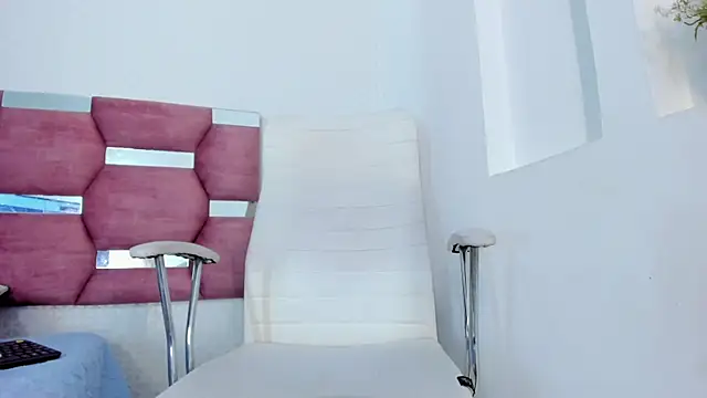 bonniie_blue (T teen) - let me fuck u and get milk party