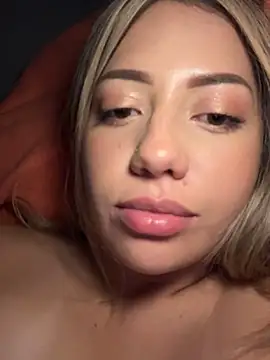 Webcam Model (MissCat_)  is live.Free join now!