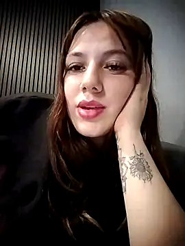 Webcam Model (AriNights)  is live.Free join now!