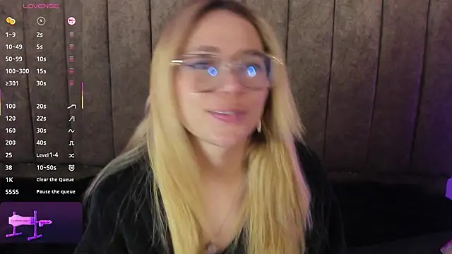 lanamills_ - LanaMills_'s free webcam