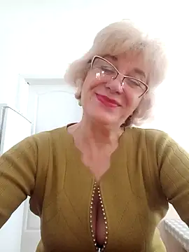 Webcam Model (52MiaLove02)  is live.Free join now!