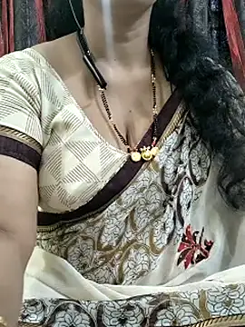 bhuvana_555 (F milf) - Oil on boobs