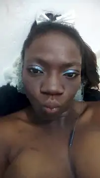 Aurora-Queen webcam stripchat model stream image