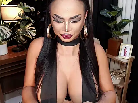 TRANSLUNAA Live Webcam on Stripchat