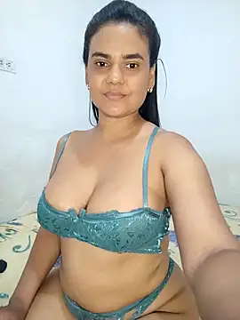 Webcam Model (AntonellaShot)  is live.Free join now!