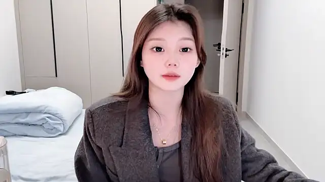 yang-yang-yang's Stripchat show and profile