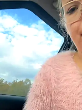 EmyLana Live Webcam on Stripchat