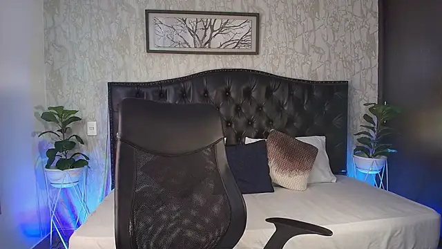 maxxicruz (M twink) - Shirt off