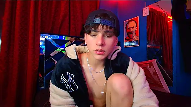  Luke_Howland chat room