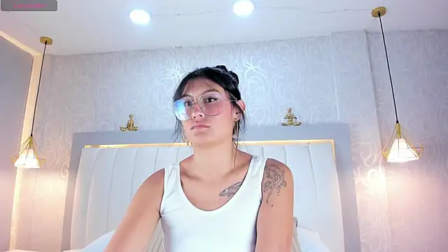 LillyWillss webcam stripchat model stream image