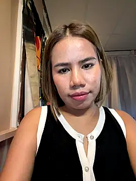 Webcam Model (Kath_C)  is live.Free join now!