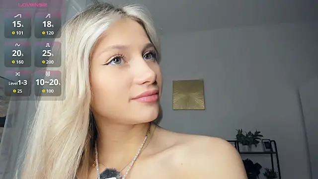 strip chat online FaaBinaa