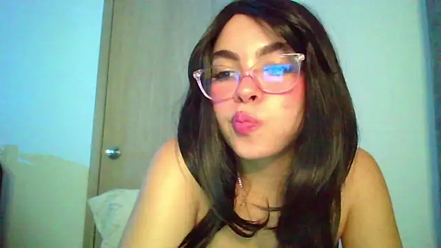 kiri_cutee (F young) - milk on my tits cumm